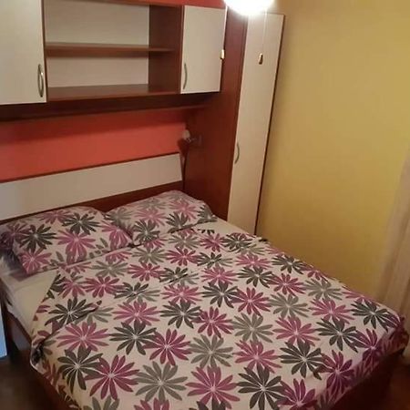 Apartmani Katica Vir Εξωτερικό φωτογραφία